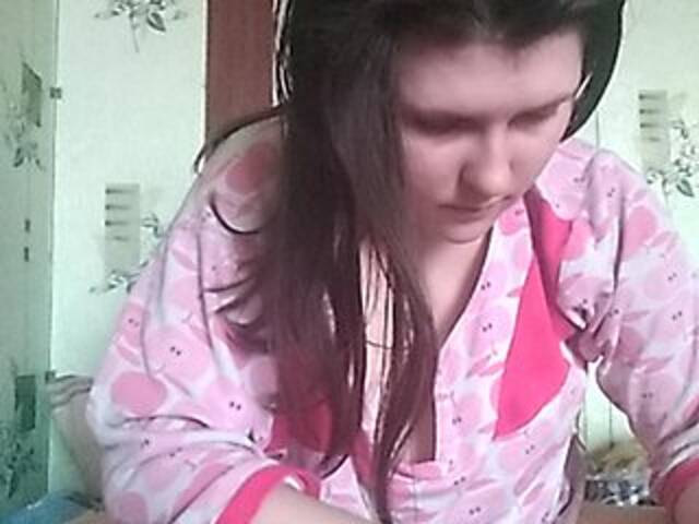 Екранни снимки на излъчване NikaMonroe