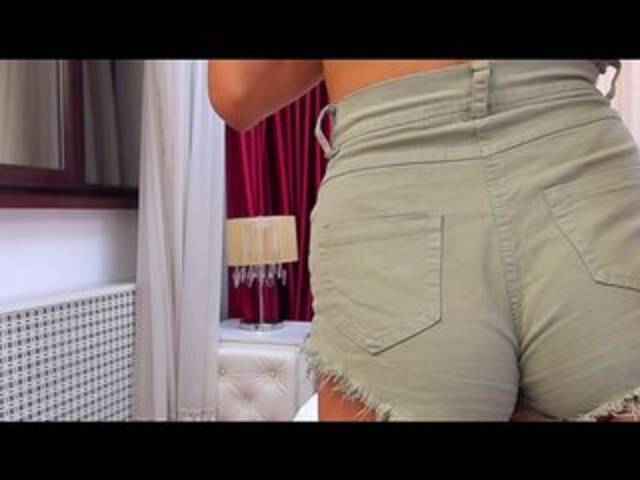 Екранни снимки на излъчване NinaCrystal