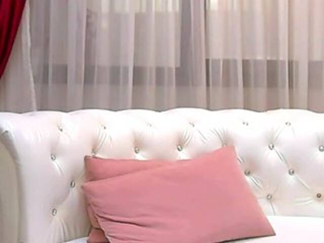 Екранни снимки на излъчване NinaCrystal