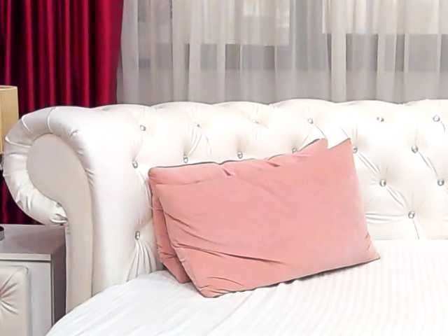 Екранни снимки на излъчване NinaCrystal