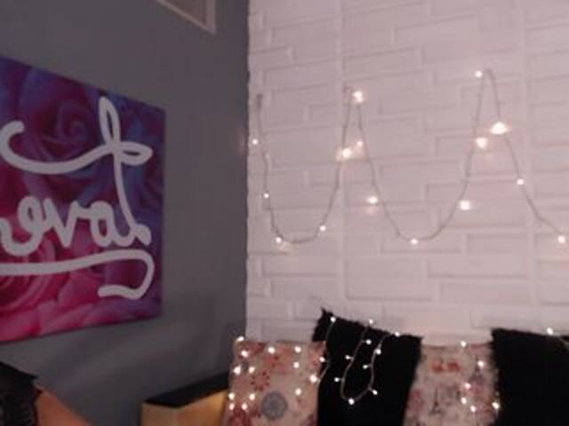 Екранни снимки на излъчване NinnaMonroe