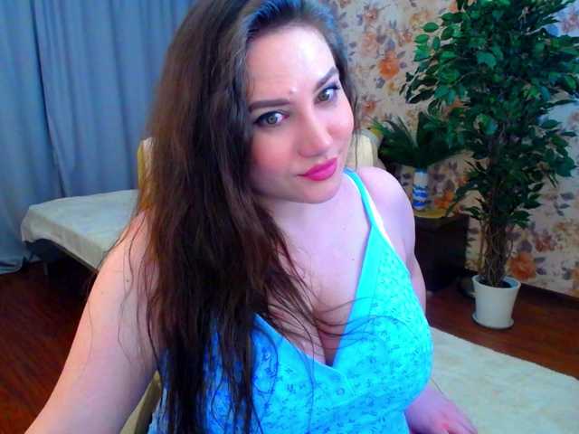 Снимки VeritableGirl Hi guys! Welcome to my room! Let's have some fun together! Tip me if you like me - 11-111-1111!