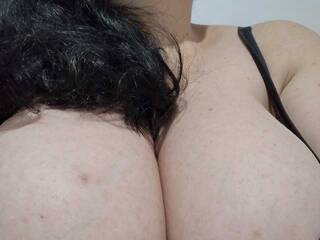 Еротичен видео чат Nykyxo