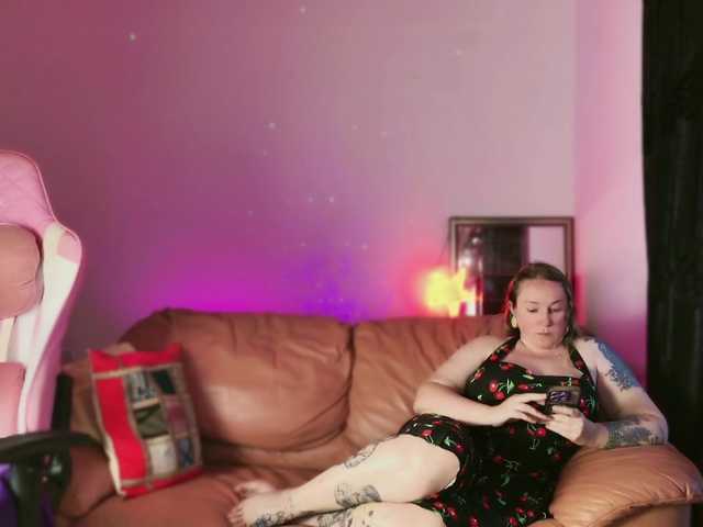Екранни снимки на излъчване NylonQueen