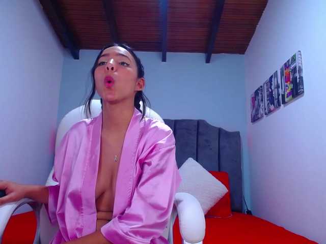 Екранни снимки на излъчване Paola-bigboobs
