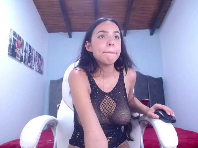 Екранни снимки на излъчване Paola-bigboobs