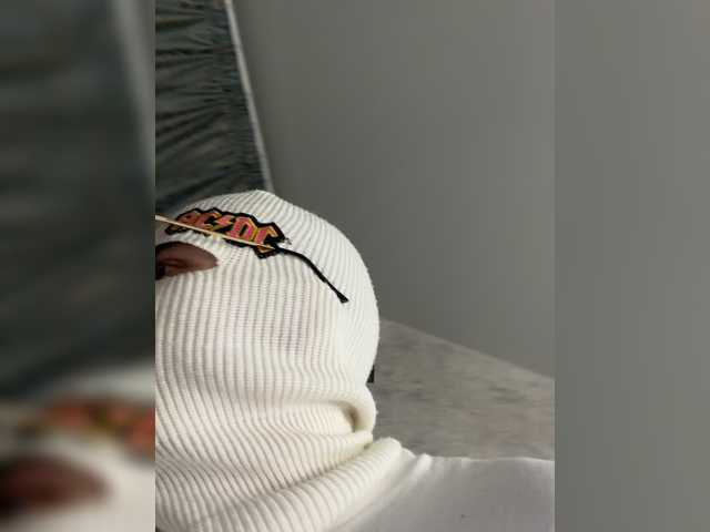 Екранни снимки на излъчване TheonlyoneBoyX