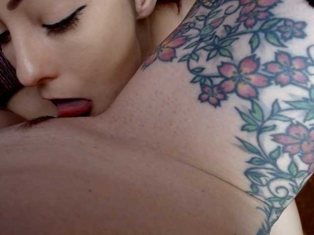 Екранни снимки на излъчване PassionThrees