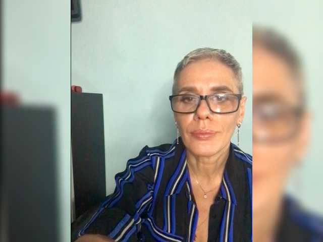 Екранни снимки на излъчване Pauline7