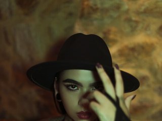 Еротичен видео чат PaulinneSmith