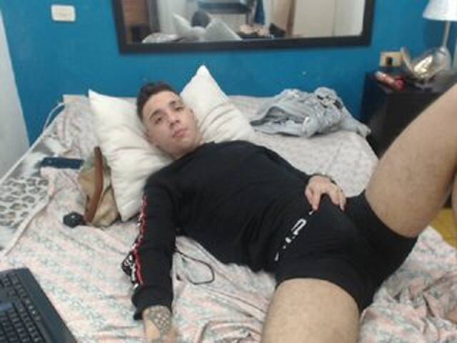 Екранни снимки на излъчване perverted-69