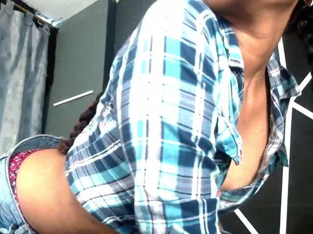 Екранни снимки на излъчване PetiteEbonyx