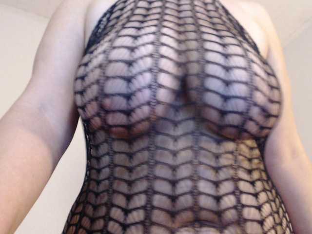 Снимки PinkHellen Tease me with your tips :P 10 tok add/pm,ass40 tok,tits 35,naked 150 #bigboobs#bbw#natural#milf#ohmibod