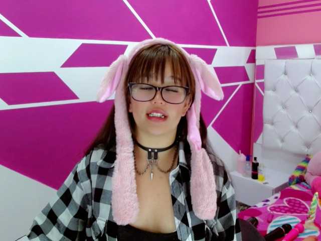 Екранни снимки на излъчване pinkqueenn