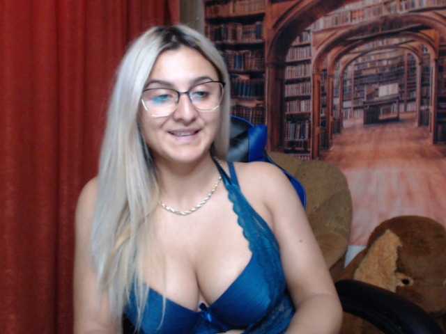 Снимки PlayfulNicole Lets meet better and lets have some fun :) Lush is on :) Offer me pleasure with your *****s ;) follow me