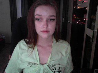 Екранни снимки на излъчване PleaseLoveMe