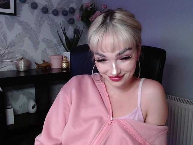 Екранни снимки на излъчване PollyExtasy