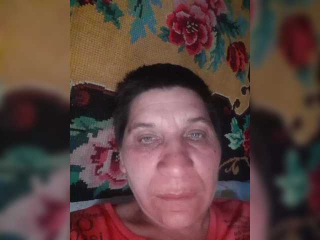 Екранни снимки на излъчване PollyMILF-By