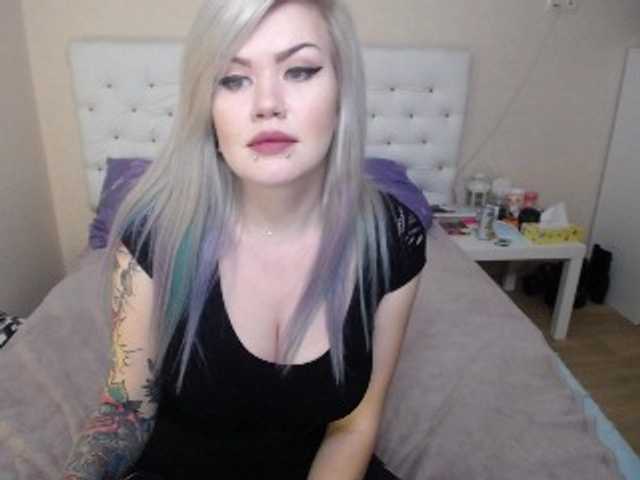 Екранни снимки на излъчване PrettyandNaug