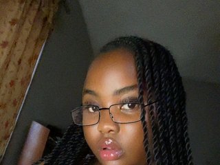 Еротичен видео чат PrettyJade