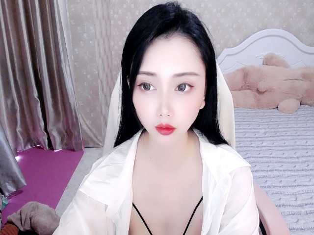 Снимки qiqi-- Hey guys! I'm a new girl on here so please be gentle and let's get to know each other first before we get to action^^