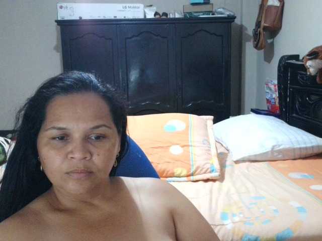 Екранни снимки на излъчване QueenNight