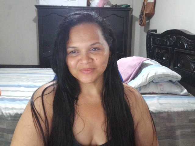 Екранни снимки на излъчване QueenNight