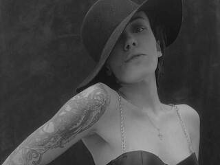 Еротичен видео чат QueenOfFetish