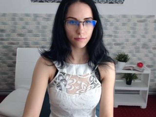 Екранни снимки на излъчване QueenOFhell