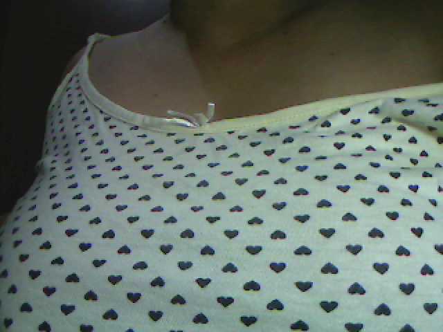 Екранни снимки на излъчване RealCumBaby