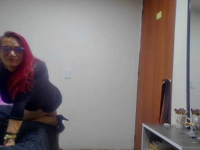 Снимки redhair805 Welcome guys... my sexuality accompanied by your vibrations make me very horny