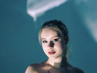 Еротичен видео чат Rinaaaa-cherry