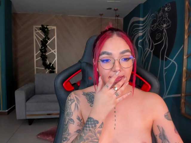 Снимки RosalineMay ⭐Just look at me to make you realize how hot I am ♥♥ ​IG: @​Rosalinemay_x ♥♥ At goal: Make me cum!! @remain tks left