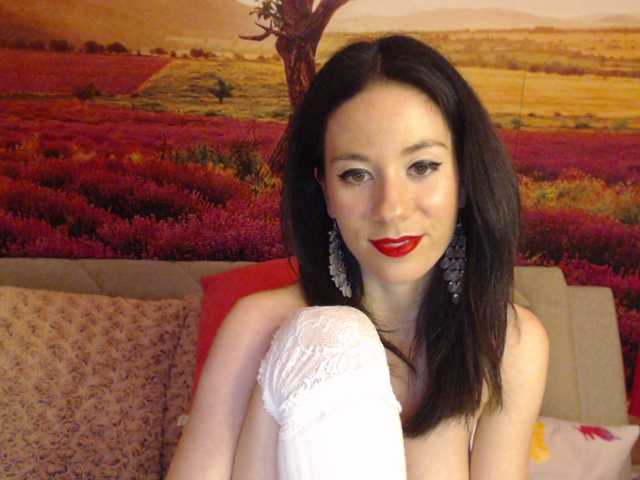 Снимки Roselyn12 Hello to all ... welcome you ;-) ...70 tokens - Striptease , 150 tokens - Anal jewel , 200 tokens - big dildo in my pussy, 200 tokens - dildo in my ass