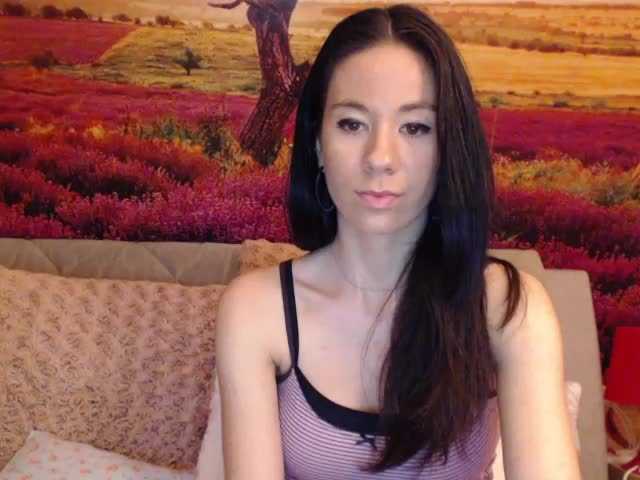 Снимки Roselyn12 Hello to all ... welcome you ;-) ...70 tokens - Striptease , 150 tokens - Anal jewel , 200 tokens - big dildo in my pussy