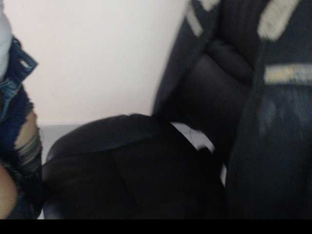 Екранни снимки на излъчване RoxaneFox