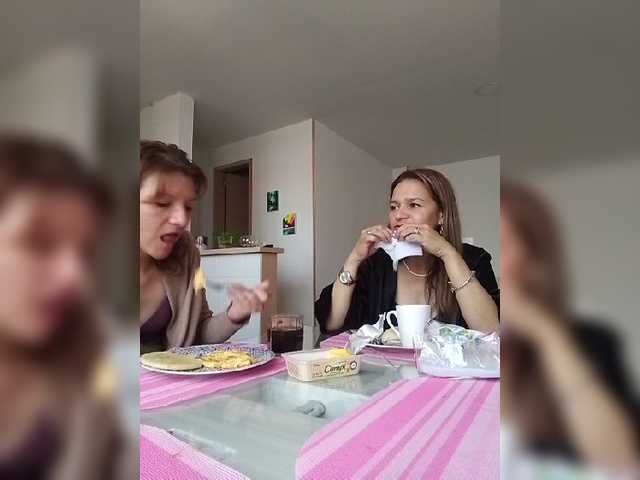 Екранни снимки на излъчване roxanefoxx0