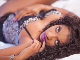 Еротичен видео чат RoxiRox