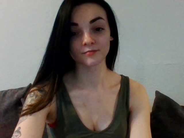 Екранни снимки на излъчване RoxiSexy