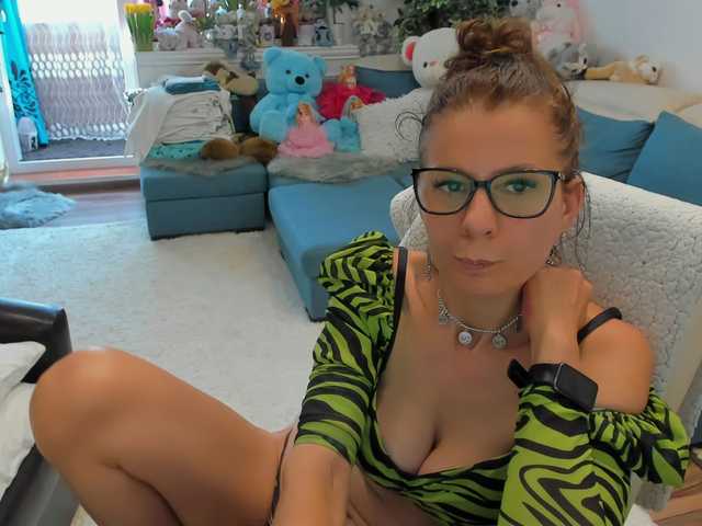 Снимки SalomeJade Welcome to my room#pvt#lovense#ohmibod#it makes me smile and wet:)).any tips is ***you!!!