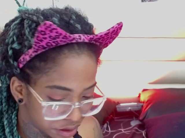 Екранни снимки на излъчване samantaafox