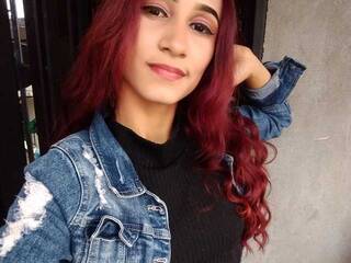 Еротичен видео чат Saraa-Miller