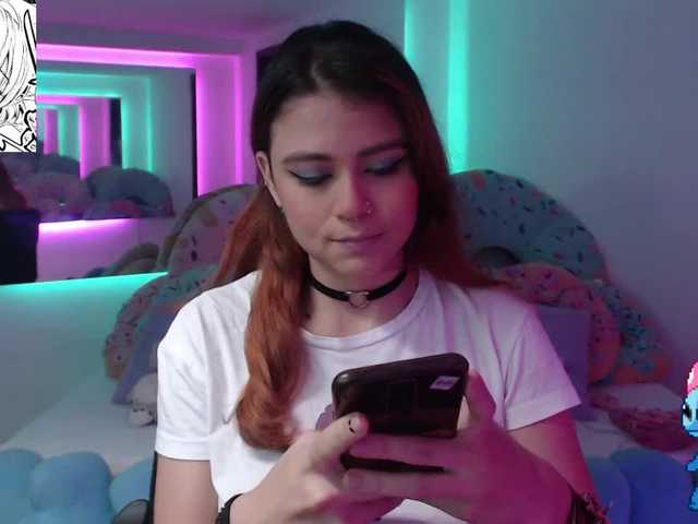 Екранни снимки на излъчване SaraClover