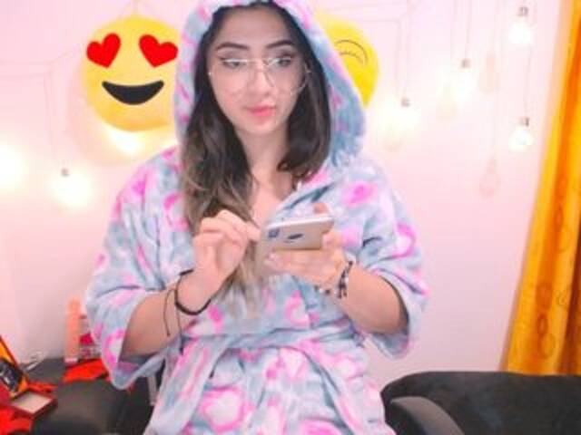 Екранни снимки на излъчване SashaDeli