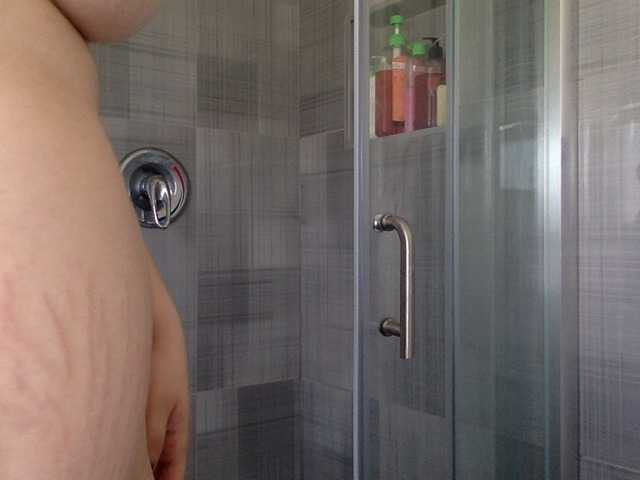 Снимки Sassycassie69 I WANT TO TAKE A SHOWER 0 tokens to take my shirt off