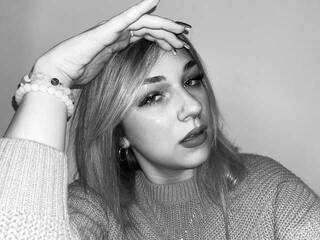 Еротичен видео чат selenaxLOVE