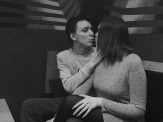 Еротичен видео чат Sex-Dealers