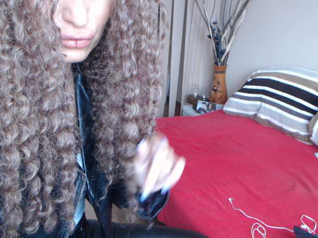 Екранни снимки на излъчване SexiBelle