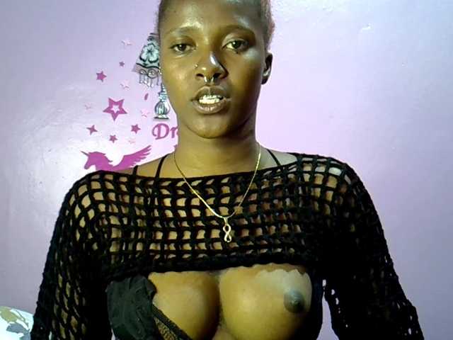 Екранни снимки на излъчване Sexxyezzy