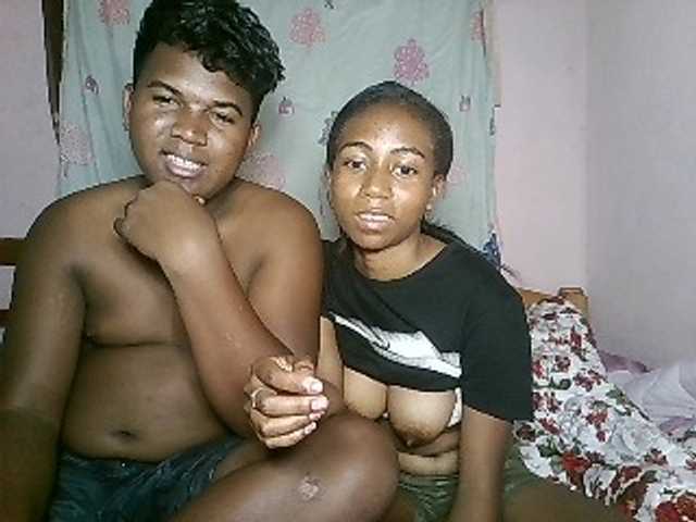 Екранни снимки на излъчване sexycouple32